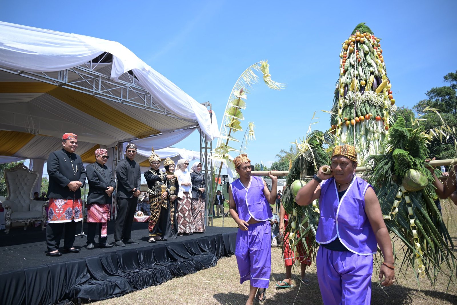 Kemeriahan Sapton dan Panahan Tradisional di Hari Jadi ke 526 Kuningan ...