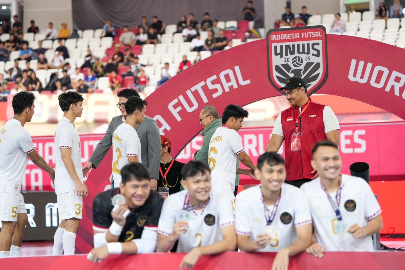 Menpora Dito Ariotedjo mengungkapkan bahwa Indra Sjafri akan fokus mempersiapkan Timnas sepak bola Indonesia untuk SEA Games 2025.