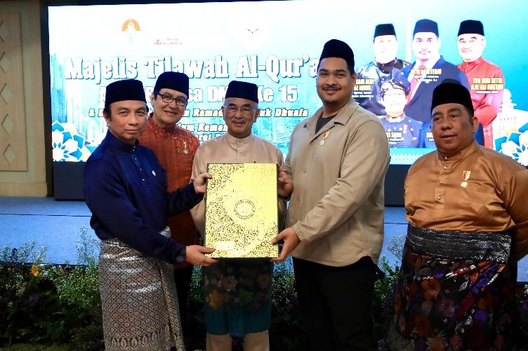 UPZ Baznas Kemenpora salurkan santunan Ramadhan berupa beras, sembako, dan uang tunai untuk mustahik, wujudkan kepedulian dan keberkahan.