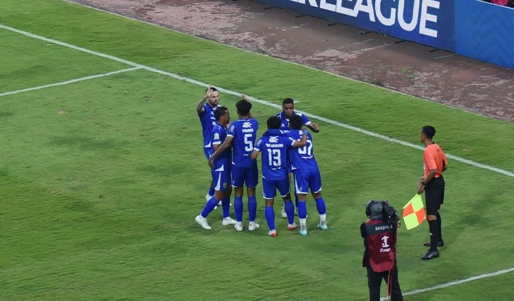 Persib Bandung vs Semen Padang, Juve: meski dua bek inti absen. Sembilan laga tersisa jadi penentu posisi di puncak Klasemen Liga 1.