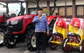 Kepala Diskatan Kuningan luruskan isu SE Bupati soal pangan lokal. Tegaskan sifatnya imbauan, bukan paksaan bagi pelaku usaha.