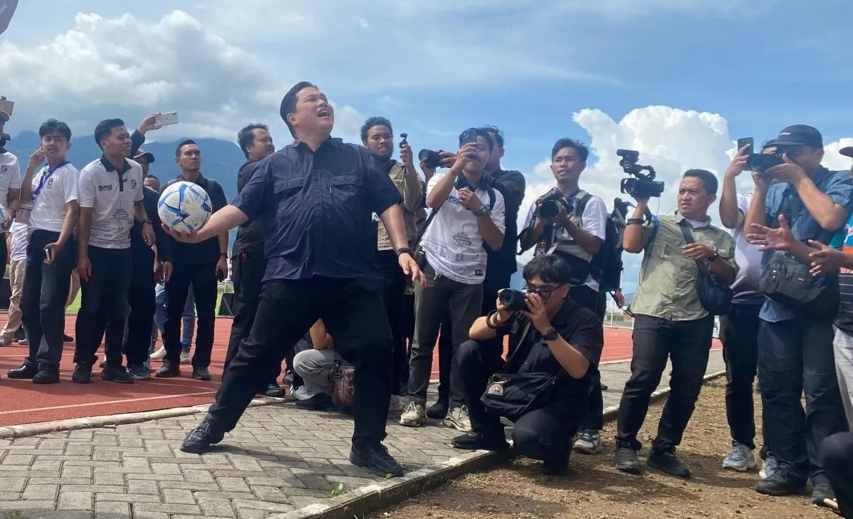 Menpora Erick Thohir dan Gubernur Jawa Barat Dedi Mulyadi membuka Liga 4 Piala Gubernur Jabar 2025 di Garut untuk hidupkan sepak bola daerah, Minggu 26 Oktober 2025.*