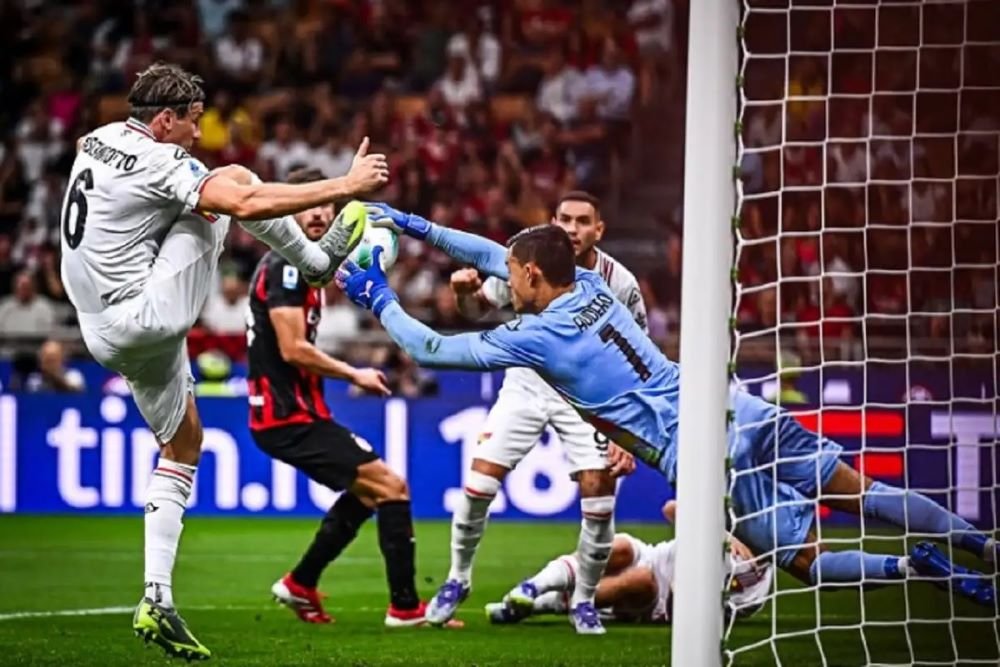 Kiper Timnas Indonesia dan Cremonese, Emil Audero Mulyadi.