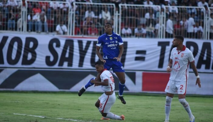 2-0 Malut United vs Persib: Maung Bandung Terpeleset, Taktik Cerdik Laskar Kie Raha Jadi Kunci! Simak Update Klasmen Liga 1