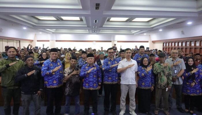 BLT DBHCHT 2025 Cair, Ratusan Petani Tembakau dan Buruh Rokok di Kuningan Terima Rp4,2 Juta