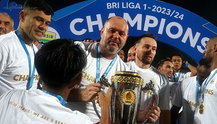 Lini pertahanan Persib paling kokoh di BRI Super League 2025/2026, Bojan Hodak sebut jadi kunci posisi puncak Klasemen Liga 1.