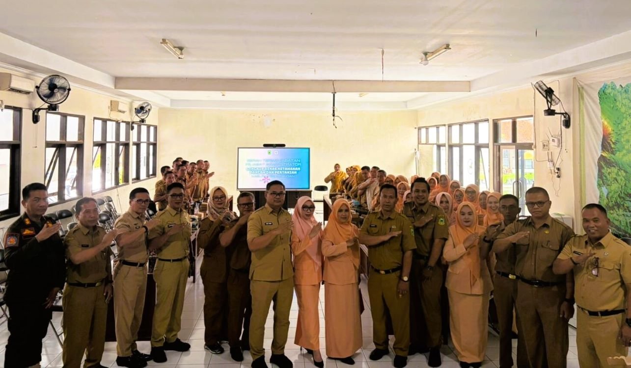 Diskatan Kuningan menggelar pisah sambut dan mutasi pejabat administrator sebagai upaya penguatan tata kelola pertanian daerah, (13/1/2026).