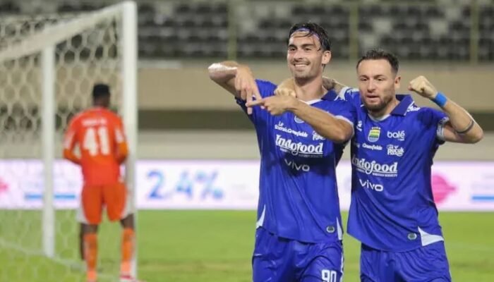 Tempat Menonton PERSIB vs PSBS Biak Link Live Streaming: Prediksi H2H Susunan Pemain, Bojan Hodak Waspada Badai Pasifik!