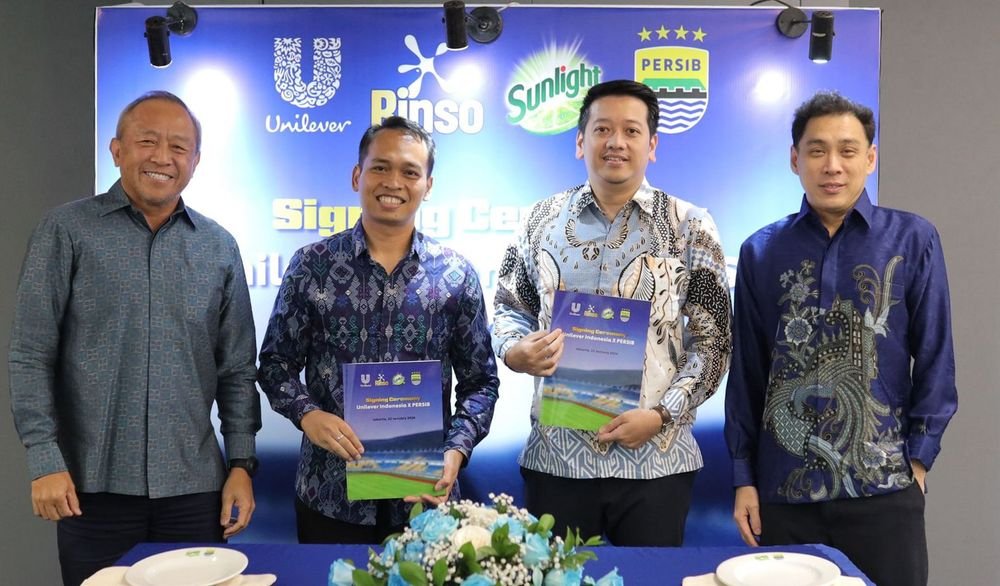 Jelang Persis Solo vs Persib, manajemen Maung Bandung ucap wilujeng sumping sponsor baru Unilever Indonesia dengan brand Rinso dan Sunlight.