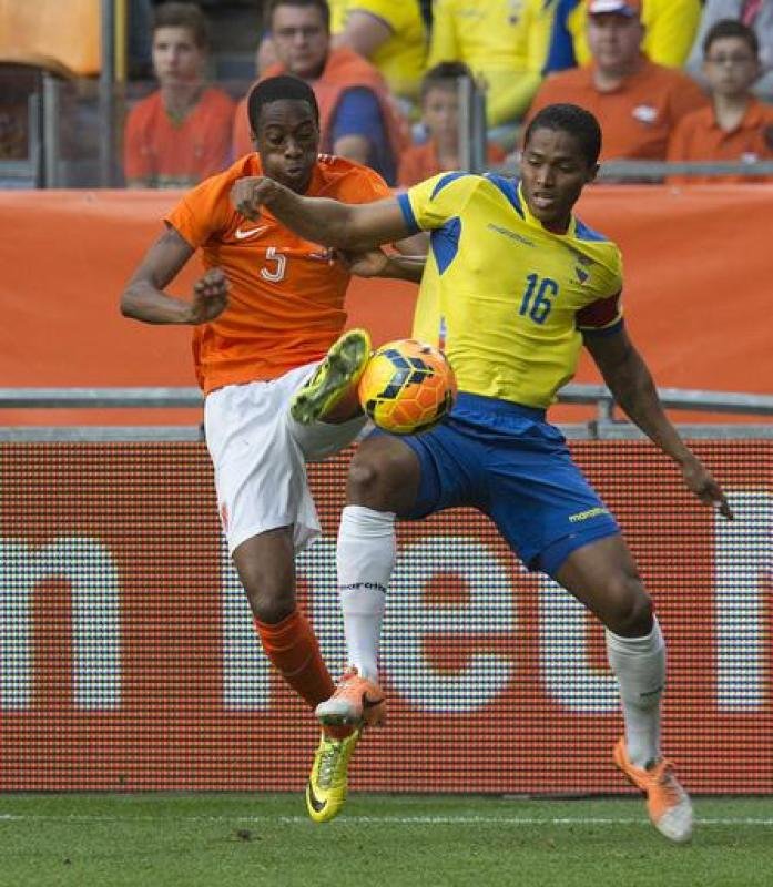 Persib Bandung incar Layvin Kurzawa & Terence Kongolo! Simak manuver transfer Bojan Hodak amankan gelar juara Super League 2026.