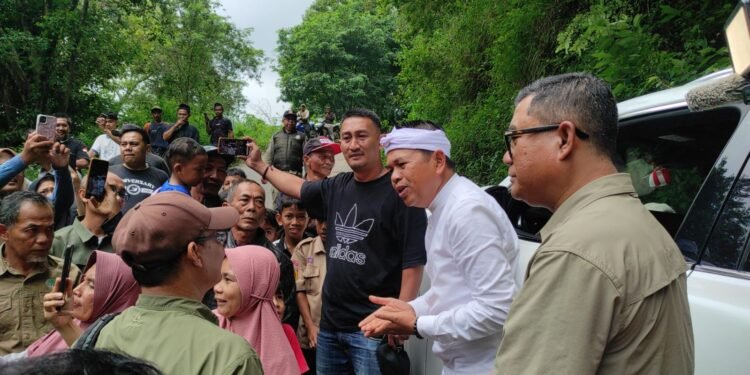 KDM sidak Gunung Ciremai, tegaskan hutan bukan untuk dikomersilkan dan warga akan digaji rawat pohon, (15 Januari 2026).