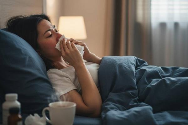Virus super flu H3N2 influenza subclade K masuk Indonesia. Kemenkes pastikan kondisi terkendali dan imbau masyarakat waspada tanpa panik.