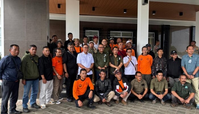 Titik Terang 1.000 Petani Pinus Ciremai: Menanti Kepastian Hukum dari Kemenhut