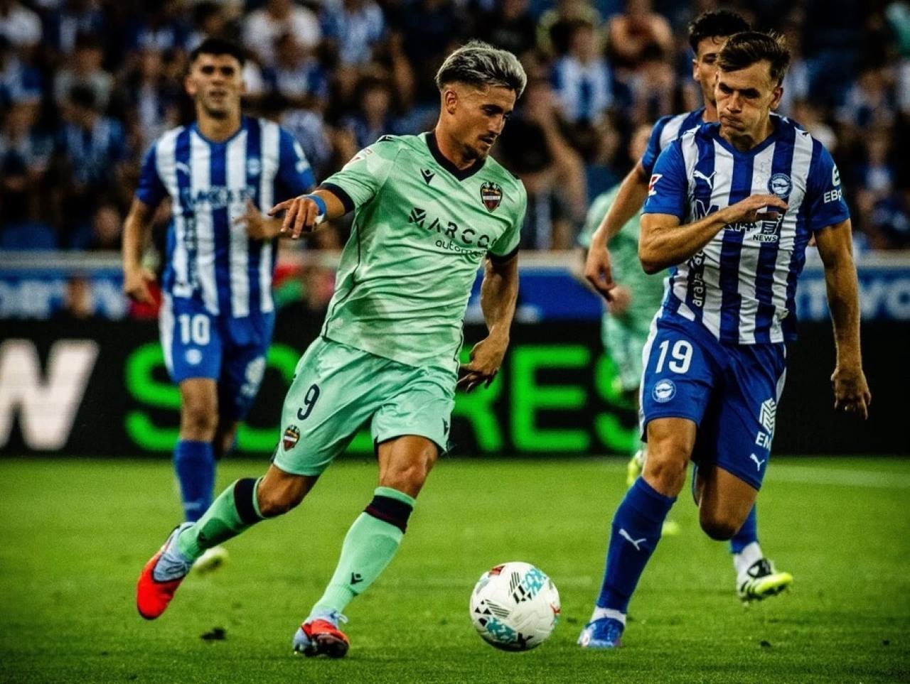 3 link live streaming Levante vs Alaves head to head (H2H), tempat menonton duel krusial La Liga zona bawah di Ciutat de Valencia.