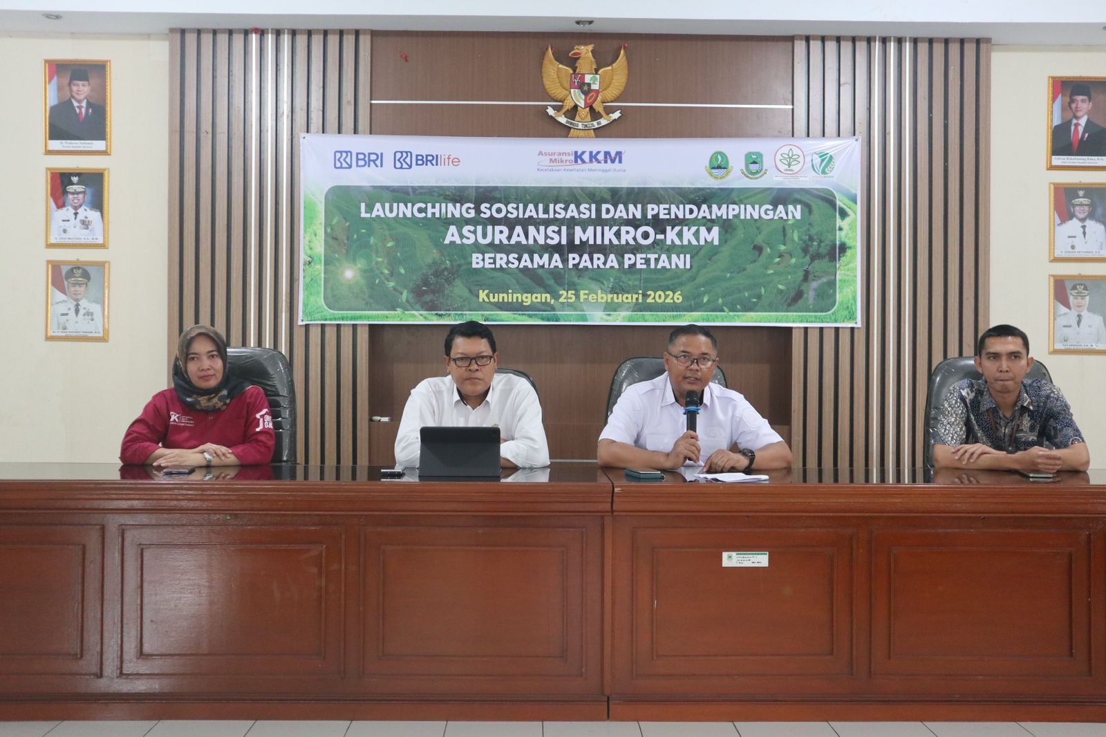 Pemprov Jabar subsidi 100% asuransi bagi 40 ribu petani di 2025. Ada santunan rawat inap hingga Rp10,5 juta bagi yang kecelakaan.