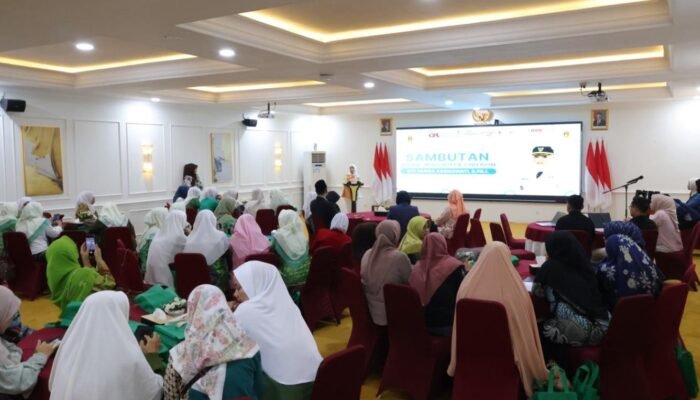 Program SICANTIKS: OJK Cirebon Bersama Fatayat NU Ajarkan Ibu Rumah Tangga Melek Investasi Syariah