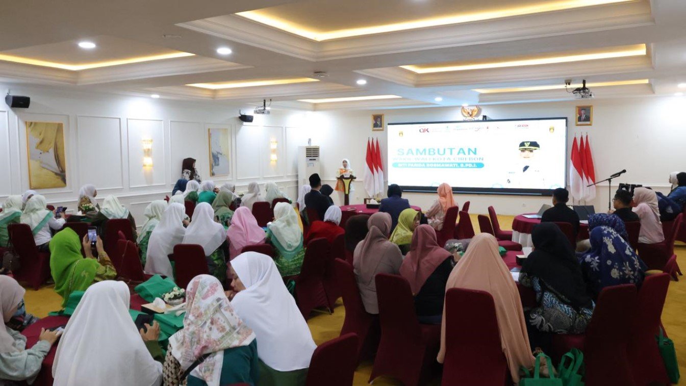 OJK Cirebon gelar SICANTIKS bersama ibu-ibu Fatayat NU untuk tingkatkan literasi keuangan syariah perempuan di Kota Udang.
