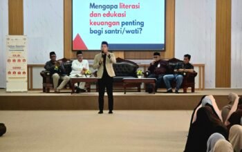 Membentengi Ummat Sejak Dini, Ratusan Santri Pontren Husnul Khotimah Bedah Literasi Keuangan Bersama OJK Cirebon