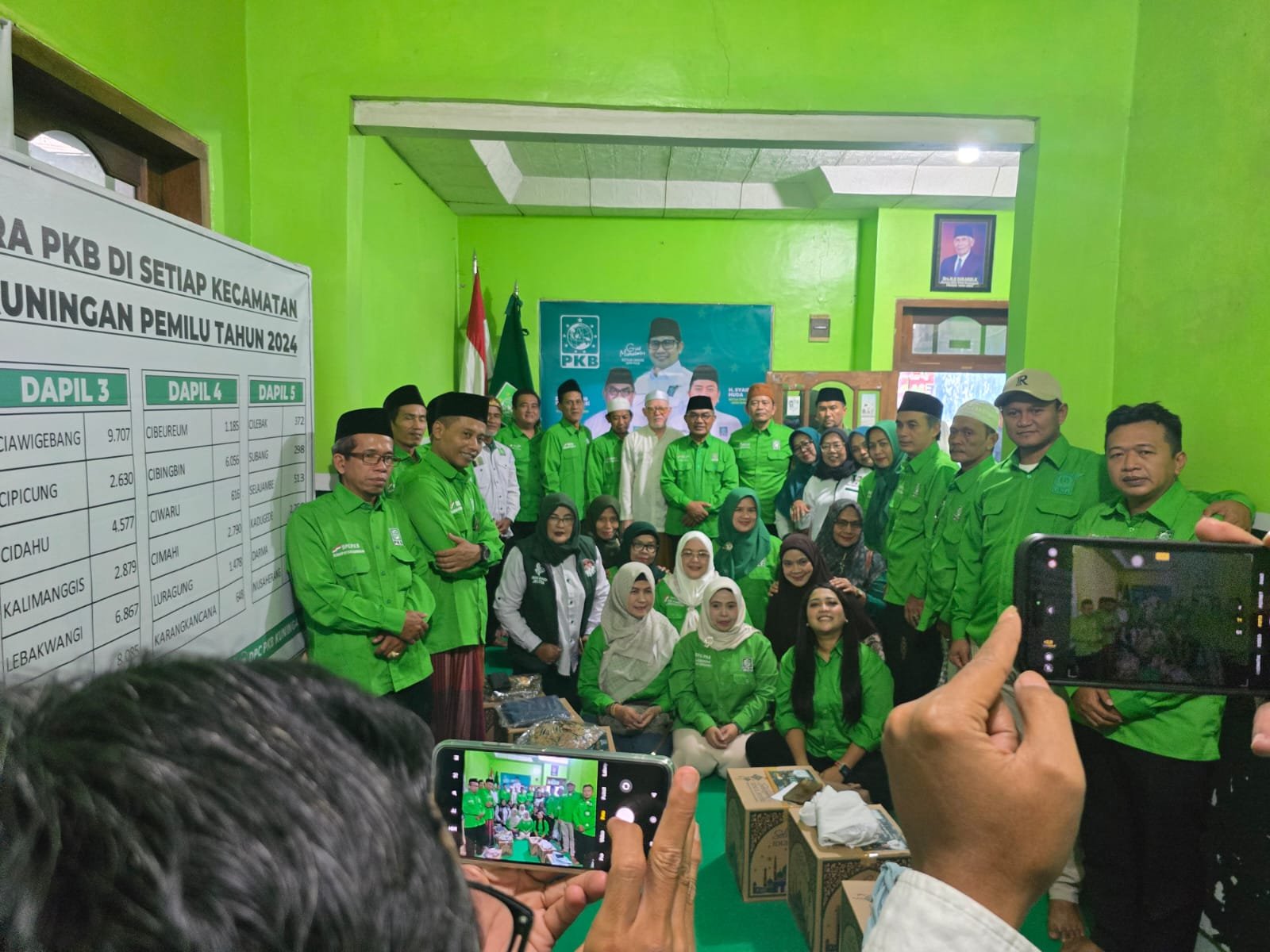 Rapat pleno yang digelar di Sekretariat DPC PKB Kuningan pada Sabtu, 14 Maret 2026, partai berlambang bola dunia ini secara resmi menetapkan 5 April 2026 sebagai hari penentuan nakhoda baru untuk masa bakti lima tahun ke depan.