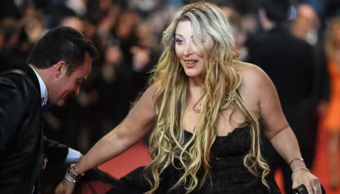 Misteri Ikon Reality Show Prancis Loana Petrucciani Meninggal Tergeletak di Apartemen Terkunci Bersama Anjingnya