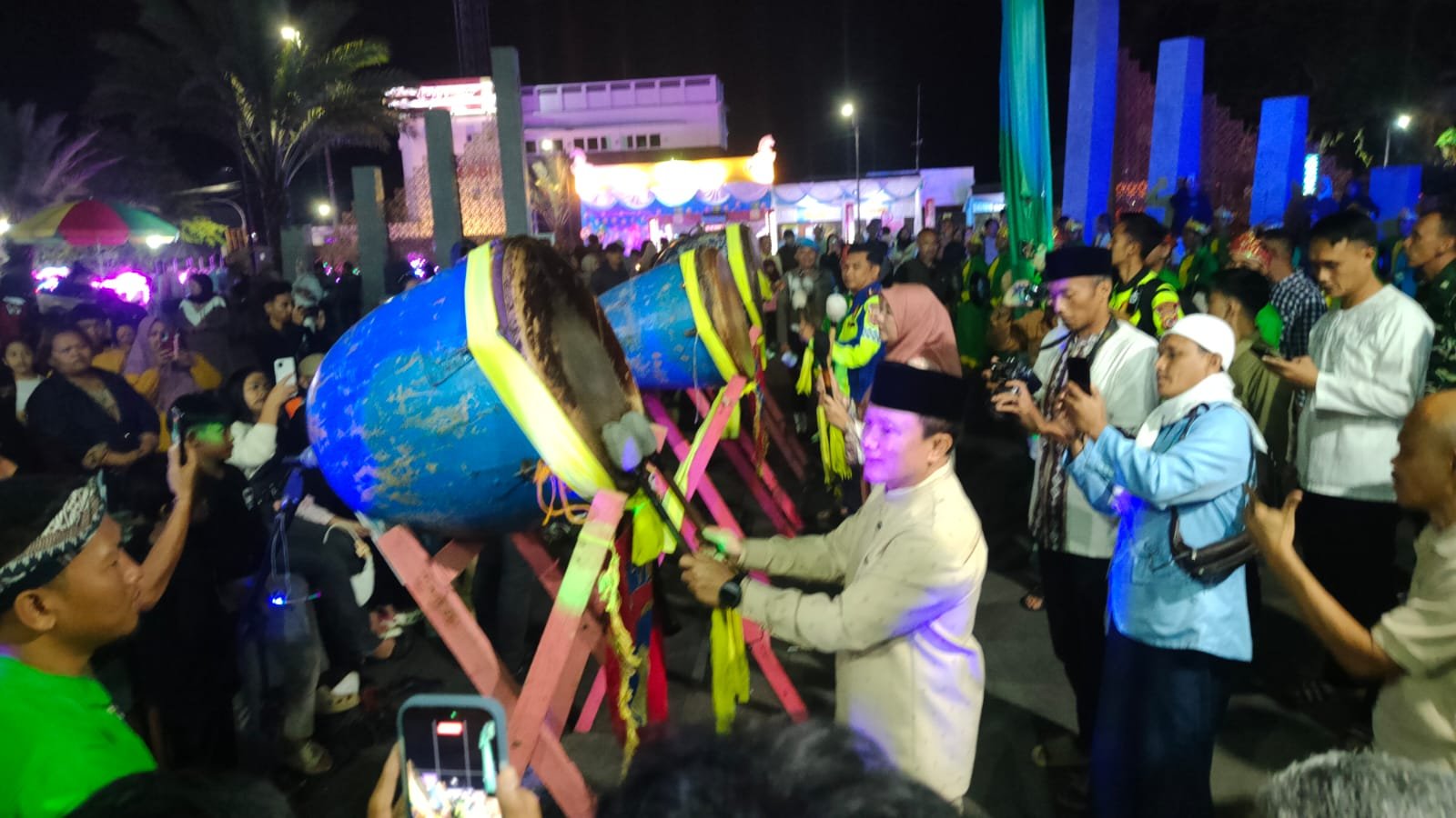 Malam takbiran Idul Fitri 1447 H dan festival bedug di Masjid Agung Syiarul Islam Kuningan: makna fitrah dan kepulangan saat Lebaran 2026.