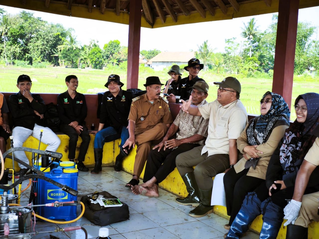 Strategi tameng ganda Diskatan Kuningan amankan produksi padi melalui pengendalian hama terpadu dan mitigasi kekeringan saat kemarau 2026.