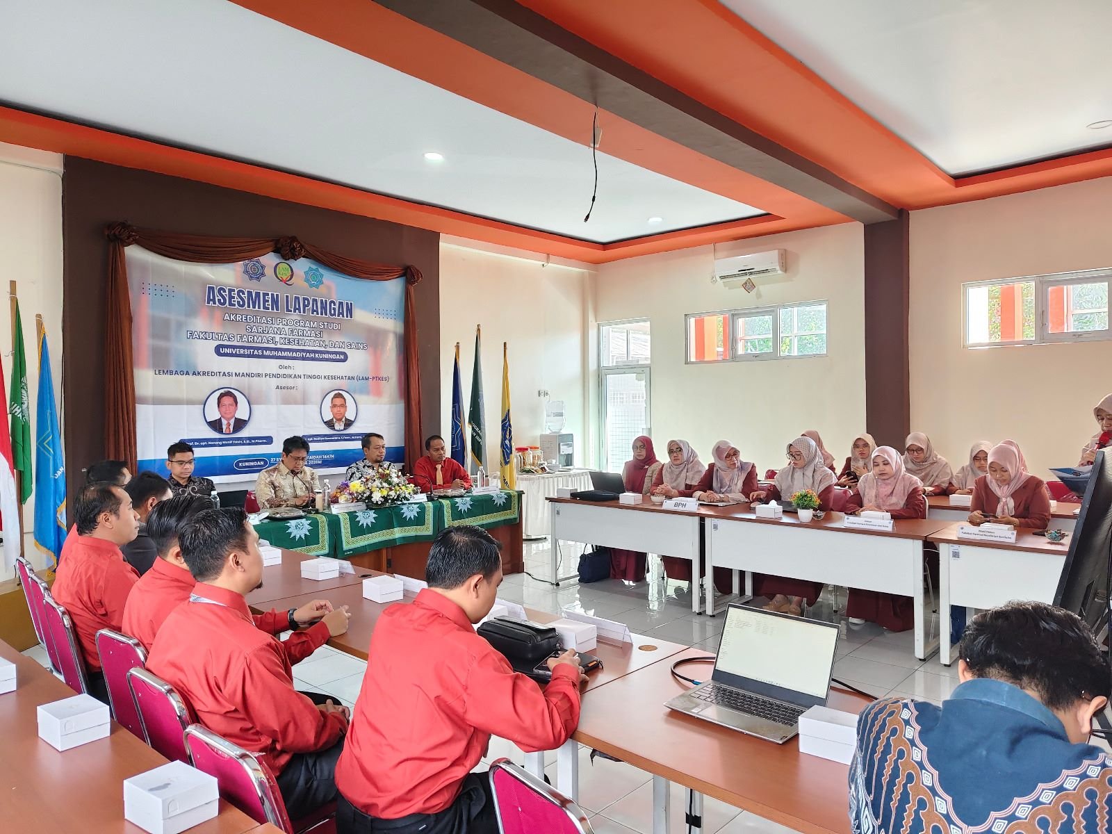 UM Kuningan jalani asesmen LAM-PTKes untuk Prodi S1 Farmasi, targetkan akreditasi unggul dan penguatan mutu pendidikan.