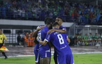 Persib vs Bali United berakhir 3-2. Drama kartu merah dan lima gol jaga peluang hattrick juara, Maung Bandung kokoh di puncak.