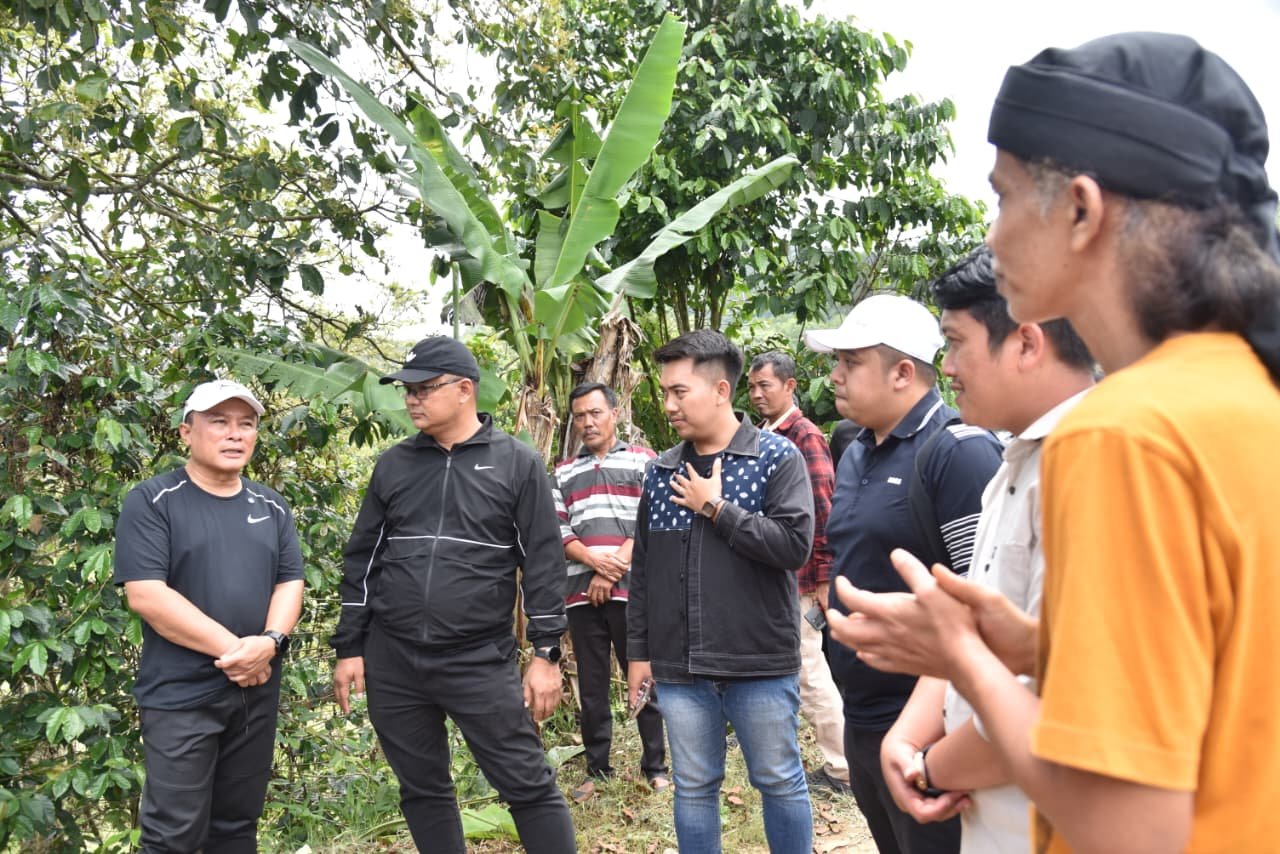 Kopi Karangsari Darma lolos kurasi World of Coffee 2026 Bangkok. Bupati Kuningan ingatkan petani jaga kualitas panen demi pasar global.