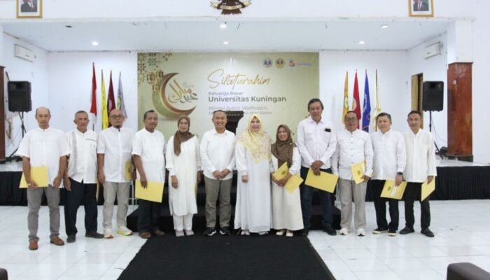 Halal Bihalal UNIKU Bertabur Berkah: Akreditasi PBI Raih ‘A’ hingga Hadiah Umrah untuk 10 Dosen dan Staf