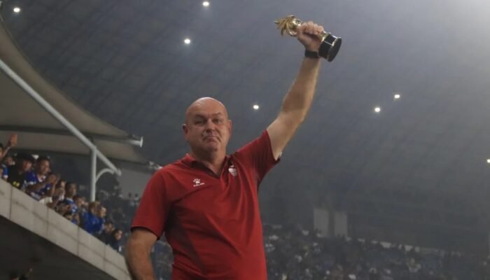 Bawa 25 Pemain Baru hingga Akui Faktor Hoki, Bojan Hodak Ungkap Alasan Gelar Juara Persib Musim Ini Paling Menguras Energi
