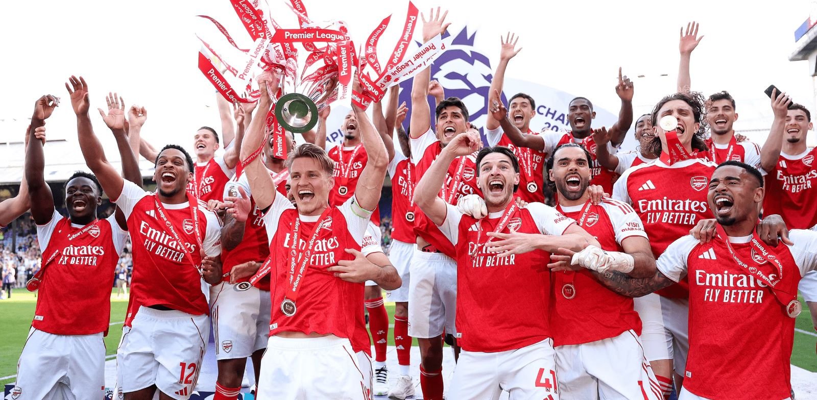 Klasemen Liga Inggris Final: Arsenal juara Premier League. Tottenham selamat dari degradasi, sementara West Ham United degradasi.