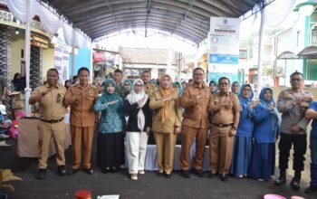 Pemkab Kuningan gelar Gerakan Pangan Murah untuk tekan inflasi dan jaga daya beli warga jelang Iduladha 2026.