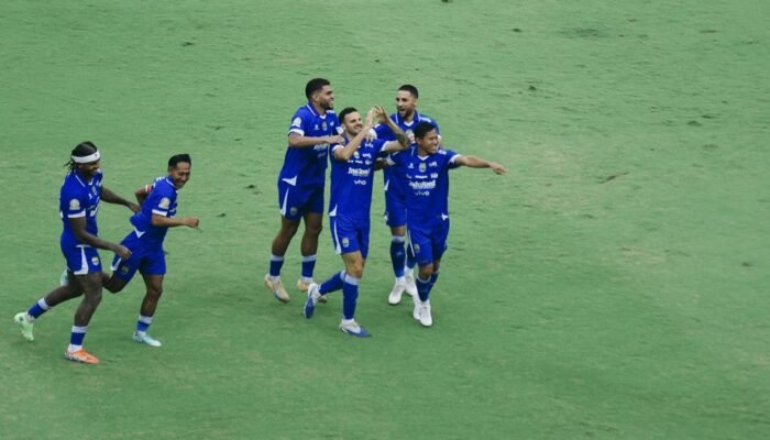 PERSIB Kokoh di Puncak Klasemen Liga 1, Maung Bandung Siap Terkam Persija Usai Jinakkan PSIM