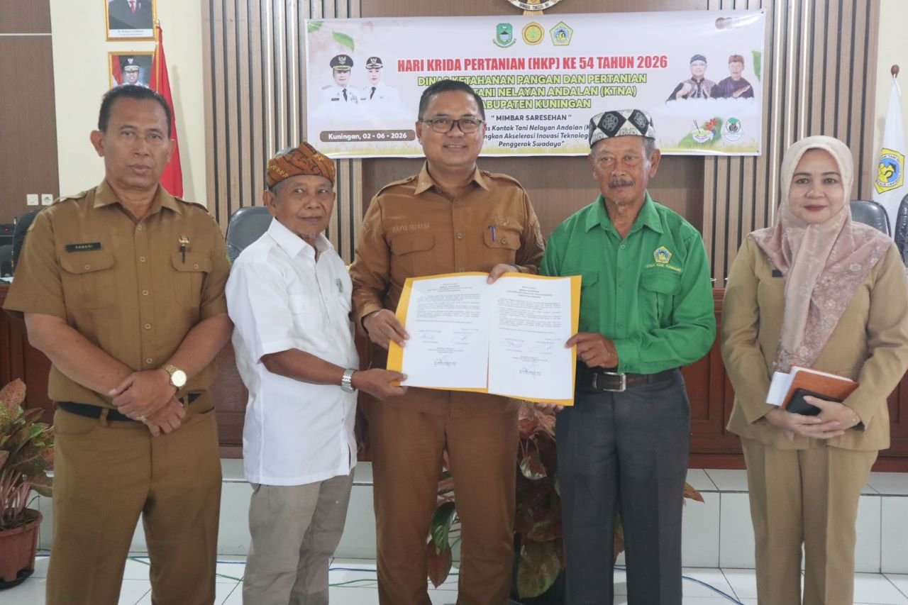 Pemkab Kuningan gelar HKP Ke-54 di Gunungkeling, gandeng KTNA pacu inovasi teknologi pertanian demi hadapi ancaman krisis iklim.
