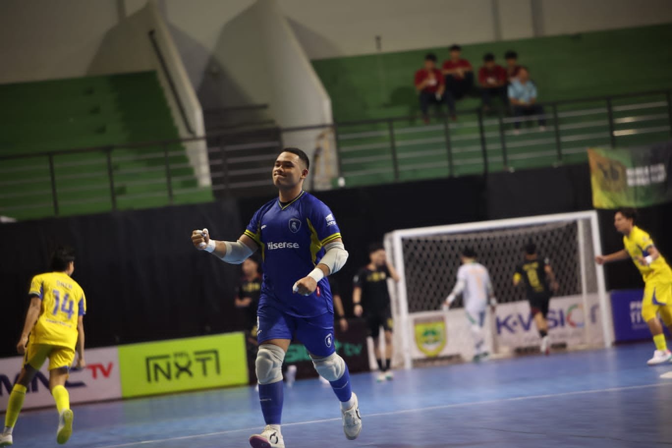 Proton FC Kuningan sukses melaju ke Grand Final Pro Futsal League 2 usai menumbangkan KLN Elite Jakarta dengan skor meyakinkan 3-1.