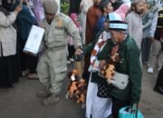 Kuningan Sambut 244 Jemaah Haji Kloter 39, Air Mata Haru Iringi Pertemuan dengan Keluarga