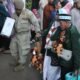 Kuningan Sambut 244 Jemaah Haji Kloter 39, Air Mata Haru Iringi Pertemuan dengan Keluarga