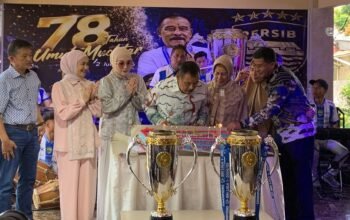 Rayakan Ultah ke-78 di Sumedang, Umuh Muchtar Cerita Momen Nekat Kawal Persib Saat Sakit