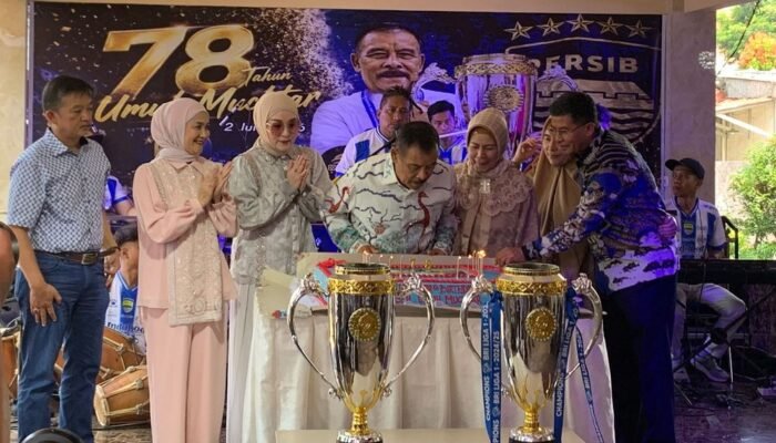 Rayakan Ultah ke-78 di Sumedang, Umuh Muchtar Cerita Momen Nekat Kawal Persib Saat Sakit