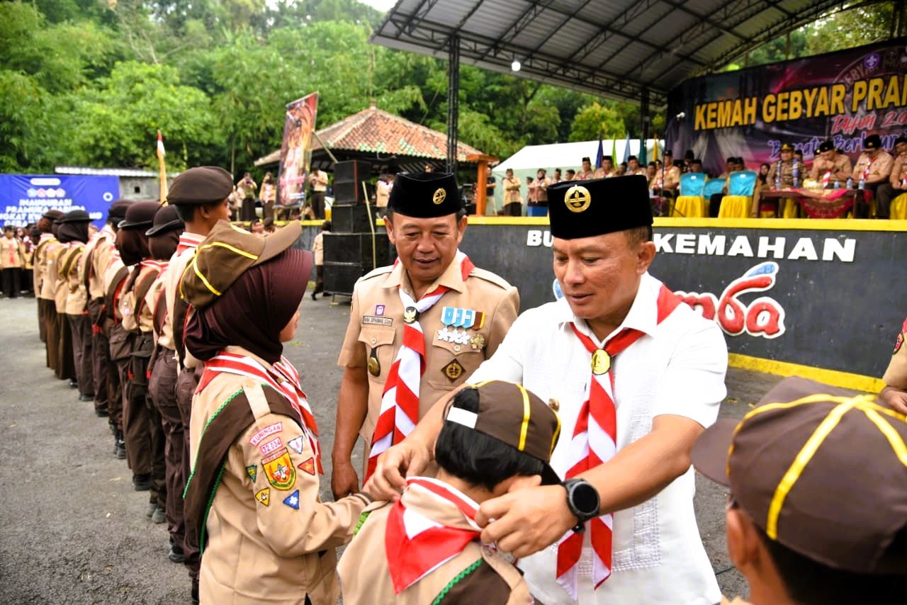Gebyar Pramuka Kuningan 2026 di Sidomba resmi dibuka. Kwarcab targetkan cetak 10.000 Pramuka Garuda demi kuatkan karakter anak muda.