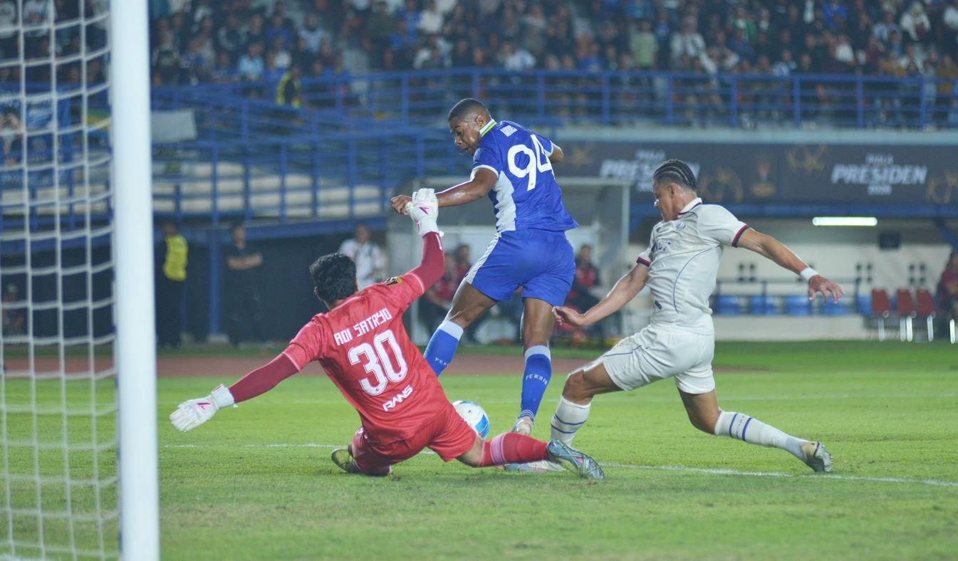 Persib tekuk Arema FC 1-0 di Piala Presiden 2026. Gol Uilliam Barros jadi penentu, Maung Bandung soroti chemistry pemain.