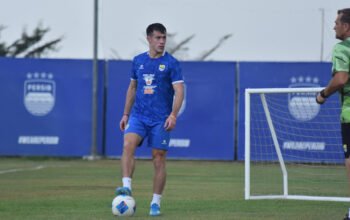 Mariano Peralta jalani latihan perdana bareng Persib di GBLA usai terbang 31 jam dari Argentina. Intip persiapannya di sini!