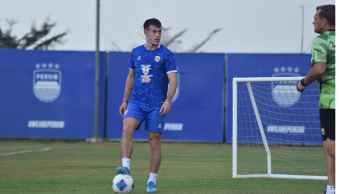 Perjalanan 31 Jam dari Argentina, Mariano Peralta Langsung Lahap Latihan Perdana Pelang Persib vs Tampines Rovers