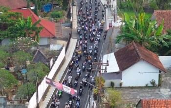 Kuningan Berpesta! Ribuan Warga Arak-arakan Iringi Kepulangan Pesik Usai Segel Tiket Liga 3