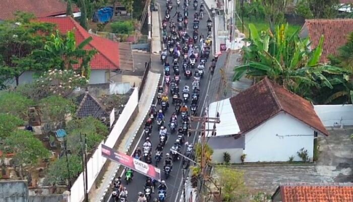 Kuningan Berpesta! Ribuan Warga Arak-arakan Iringi Kepulangan Pesik Usai Segel Tiket Liga 3
