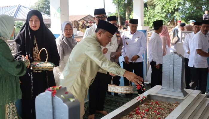 Haul Syekh Maulana Akbar dan Tentang Wajah Pembangunan Kuningan