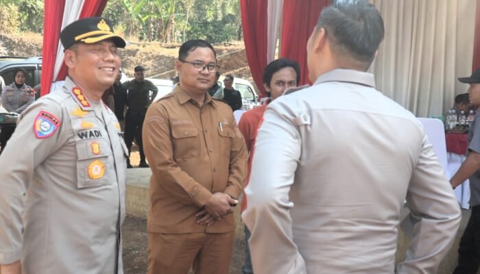 Kapolda Jabar Turun ke Karangsari Monitor Kuningan Uji Tanam Bawang Putih