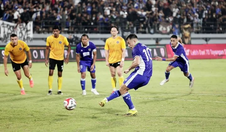 Hasil laga pramusim Dewata Challenge Series 2026: Persib Bandung berpesta di Bali, menang telak 3-0 menumpas Sabah FC.