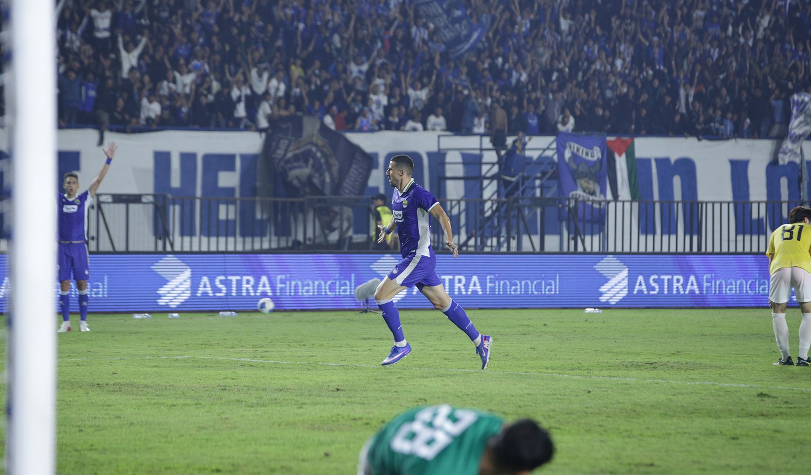 Persib Maung Bandung melaju ke semi final Piala Presiden 2026 tekuk Tampines Rovers 1-0 lewat gol Balsa Sekulic. Sempurna tanpa kebobolan!